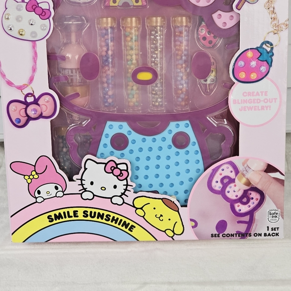 Hello Kitty and Friends Sparkling Charms Smile Sunshine Set - Picture 4 of 10